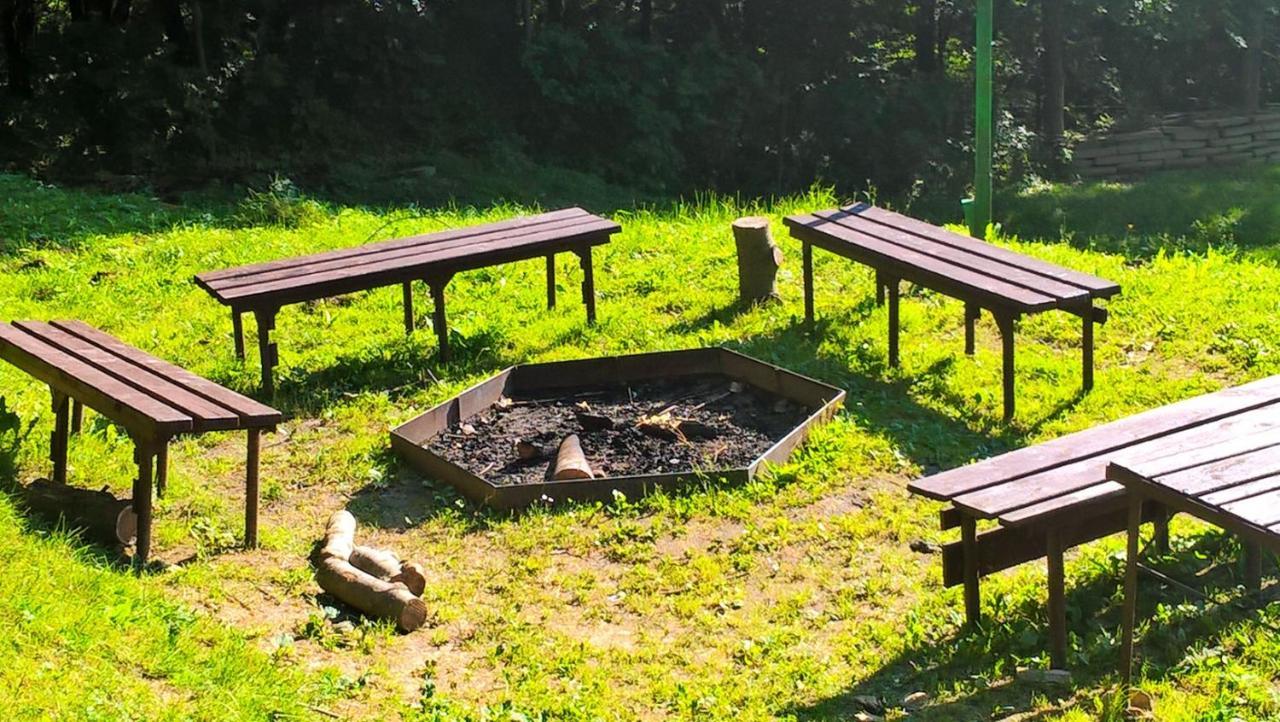 Hotel Osrodek Wypoczynkowy " Bieszczady" à Myczkowce Extérieur photo