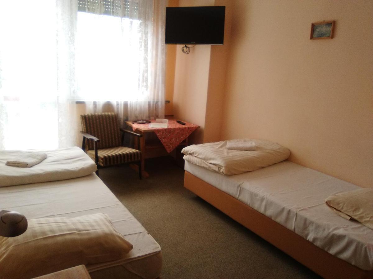 Hotel Osrodek Wypoczynkowy " Bieszczady" à Myczkowce Extérieur photo
