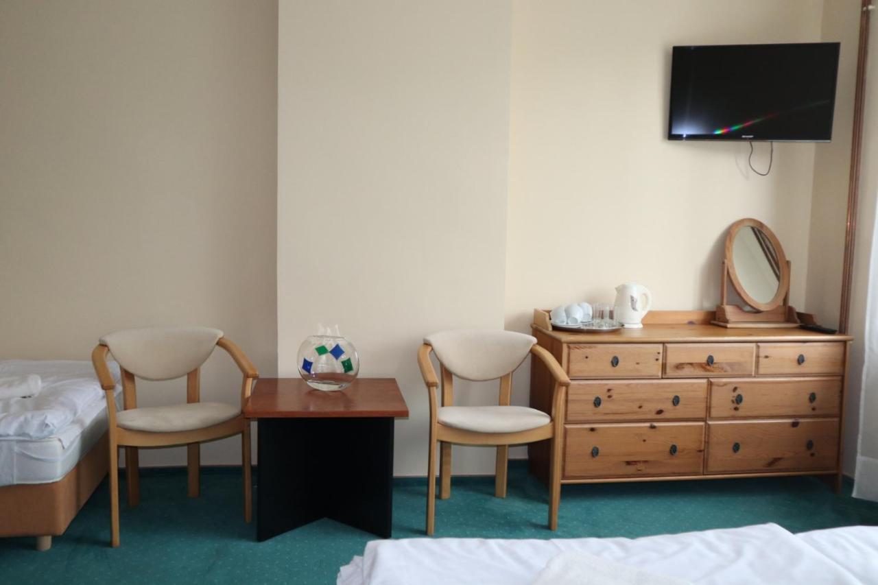 Hotel Osrodek Wypoczynkowy " Bieszczady" à Myczkowce Extérieur photo